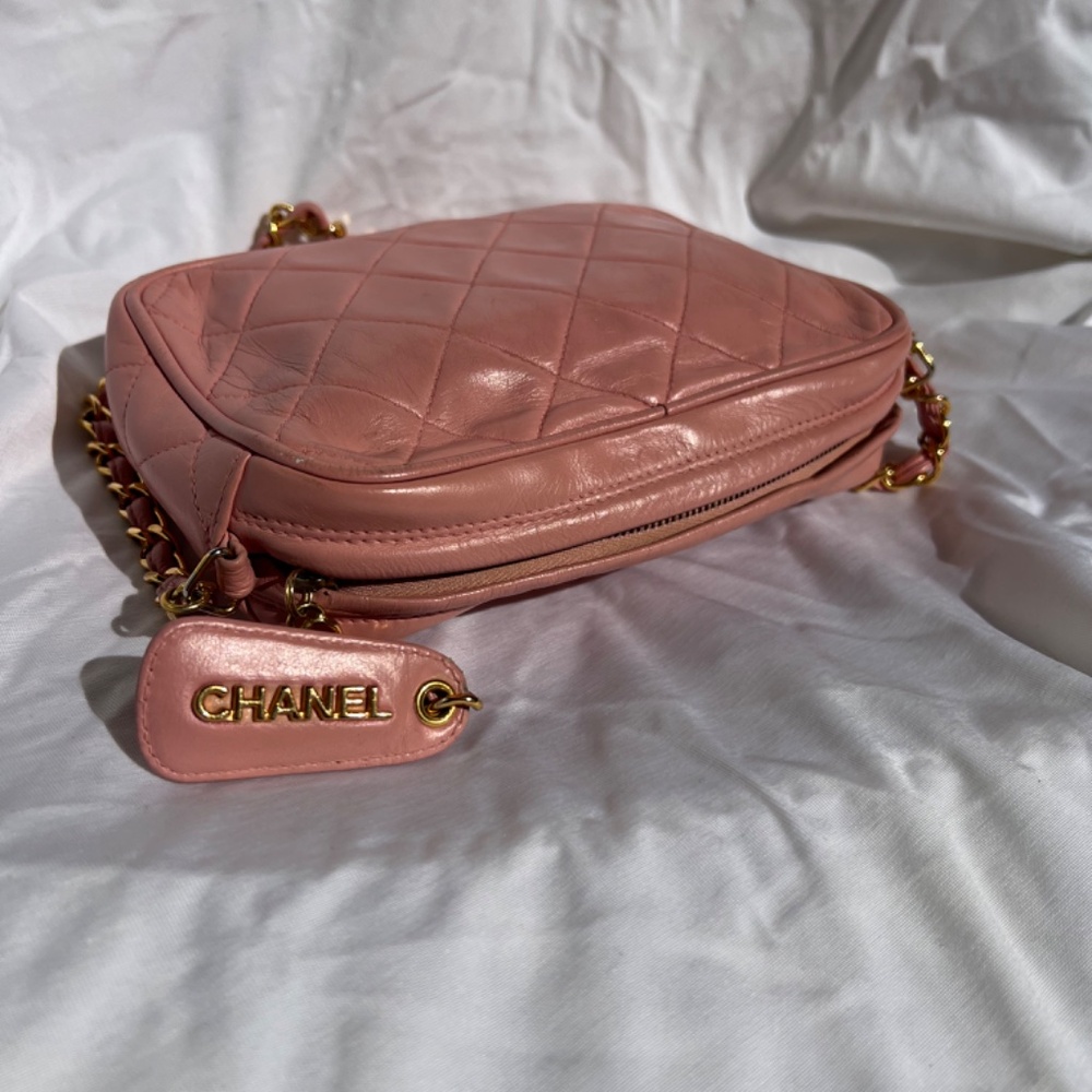 CHANEL Pink Quilted Lambskin Crossbody Bag with Gold Chain - Picture 7 of 13